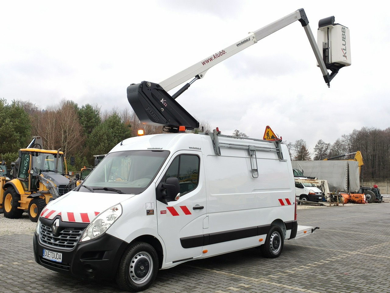 Truck mounted aerial platform Renault Master: picture 19