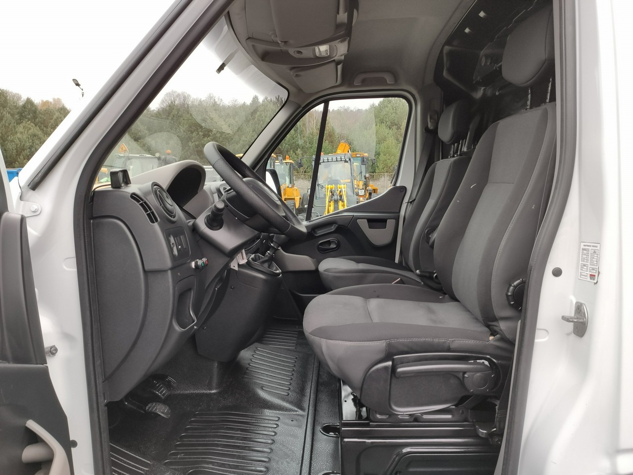 Truck mounted aerial platform Renault Master: picture 29