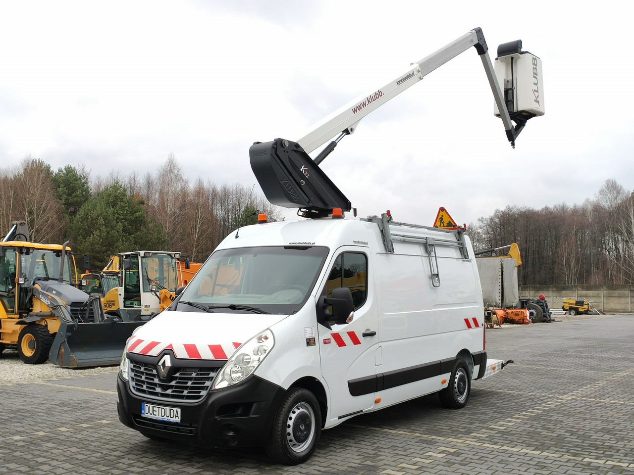 Truck mounted aerial platform Renault Master: picture 6