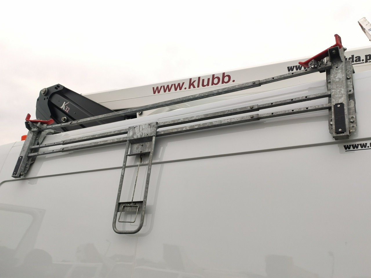Truck mounted aerial platform Renault Master: picture 22