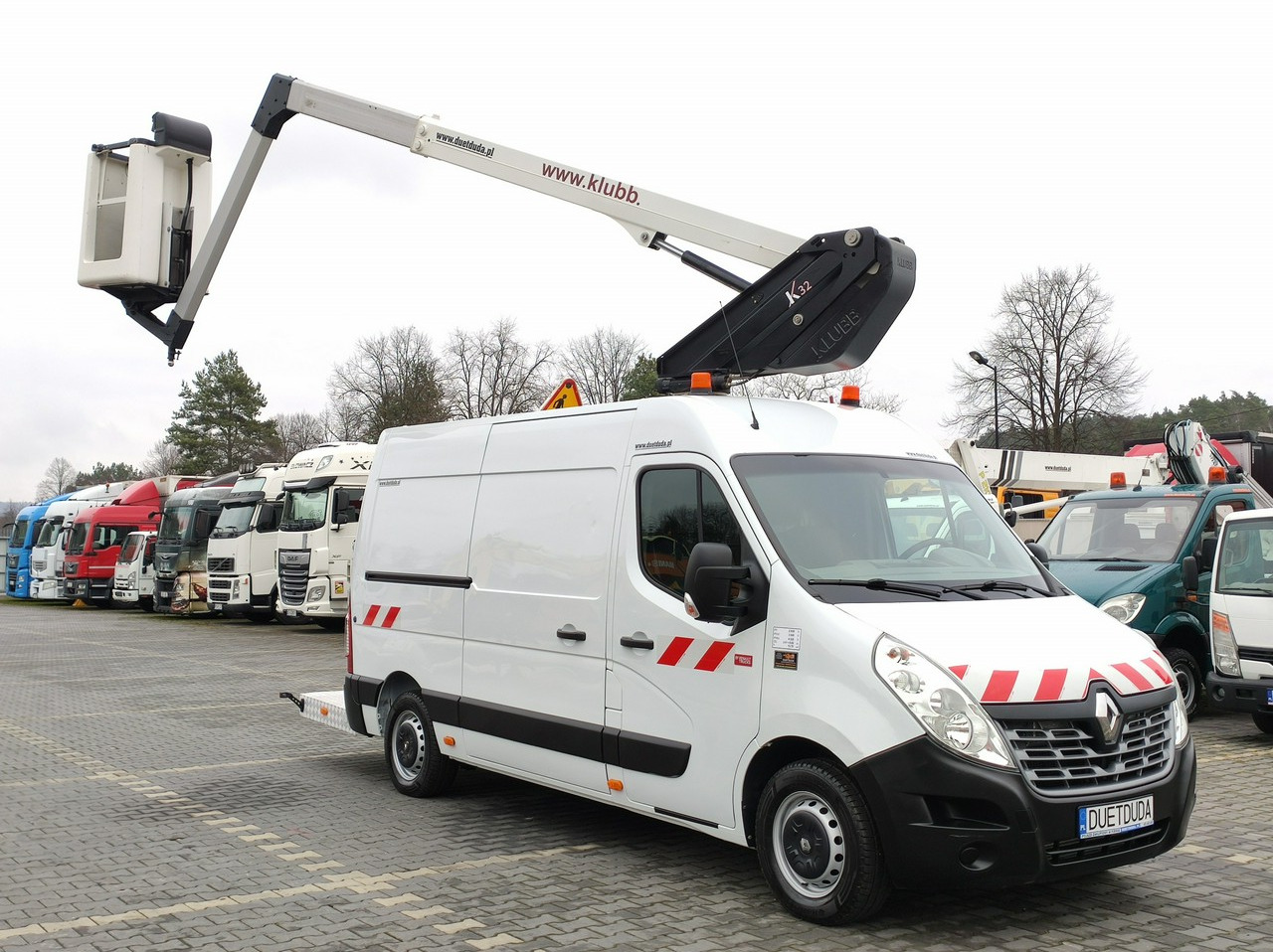 Truck mounted aerial platform Renault Master: picture 10