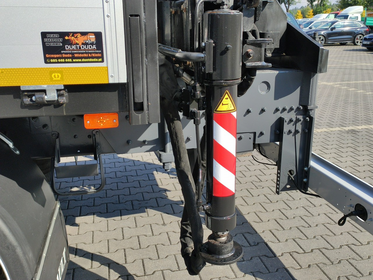 Dropside/ Flatbed truck, Crane truck Renault Midlum 180.240DXI + HDS HYVA HB170E2 Udzwig 3.6Tony: picture 28 Dropside/ Flatbed truck, Crane truck Renault Midlum 180.240DXI + HDS HYVA HB170E2 Udzwig 3.6Tony: picture 28