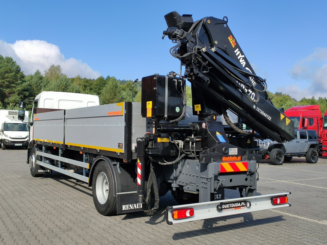 Dropside/ Flatbed truck, Crane truck Renault Midlum 180.240DXI + HDS HYVA HB170E2 Udzwig 3.6Tony: picture 30 Dropside/ Flatbed truck, Crane truck Renault Midlum 180.240DXI + HDS HYVA HB170E2 Udzwig 3.6Tony: picture 30