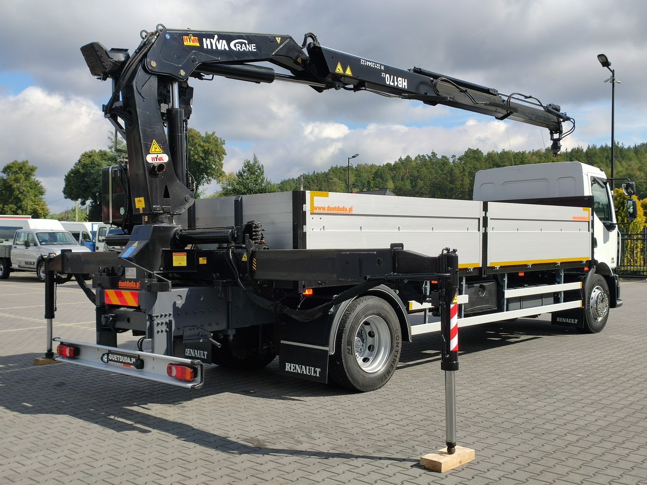 Dropside/ Flatbed truck, Crane truck Renault Midlum 180.240DXI + HDS HYVA HB170E2 Udzwig 3.6Tony: picture 6 Dropside/ Flatbed truck, Crane truck Renault Midlum 180.240DXI + HDS HYVA HB170E2 Udzwig 3.6Tony: picture 6