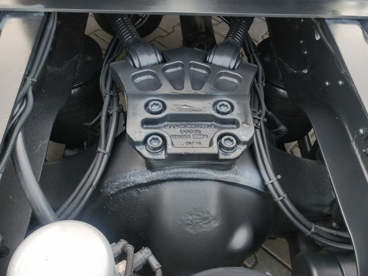 Tractor unit MAN TGX 18.440 Low Deck XLX EURO 6 Retarder SUPER STAN!!!: picture 22