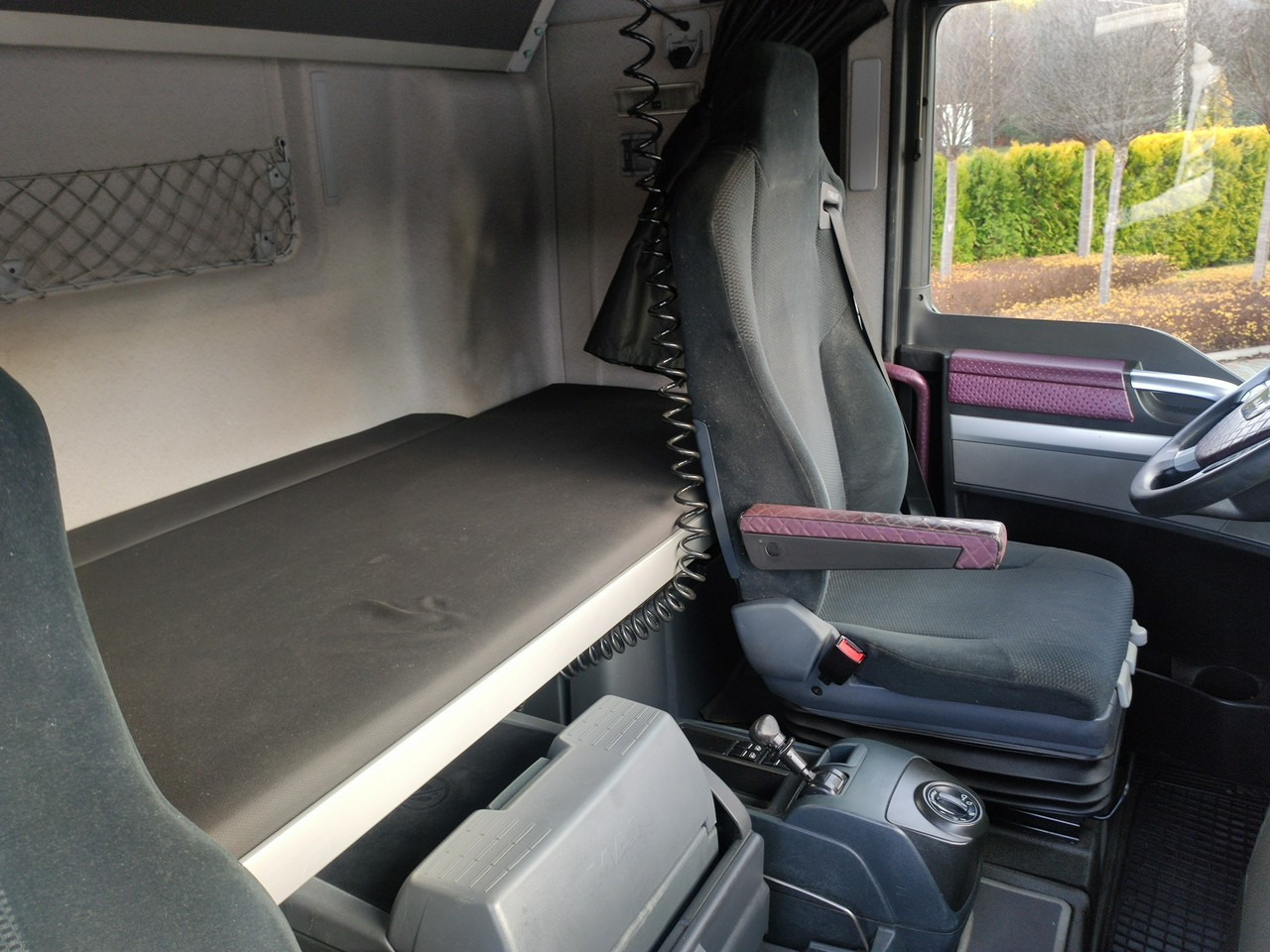 Tractor unit MAN TGX 18.440 Low Deck XLX EURO 6 Retarder SUPER STAN!!!: picture 26