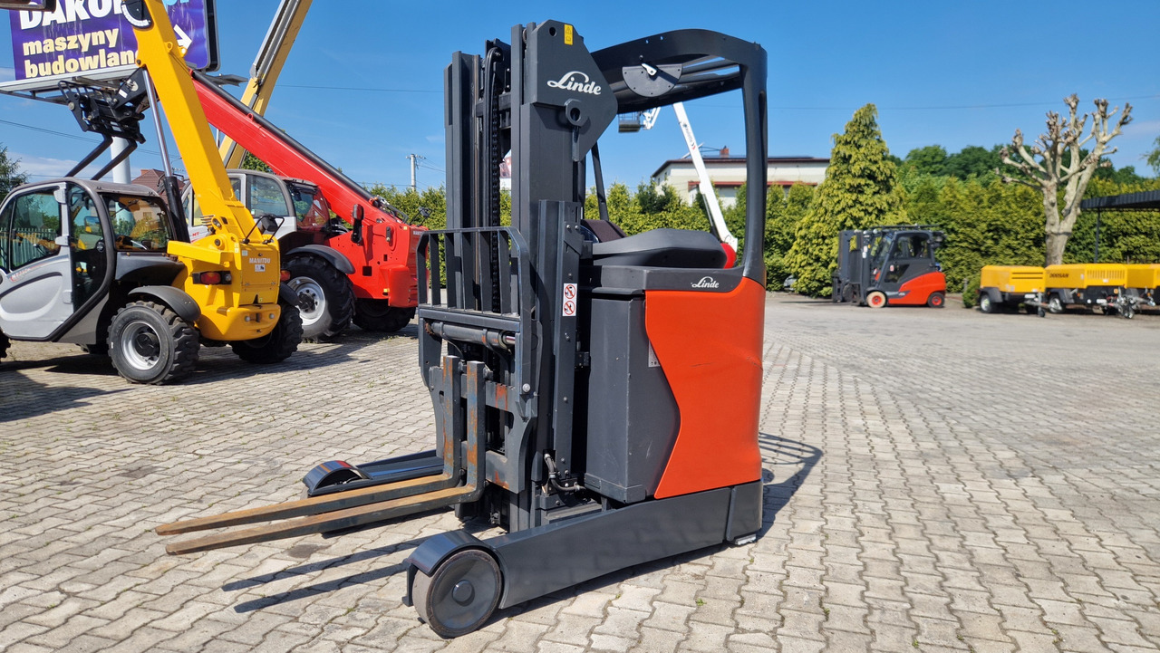 LINDE R 14 - 01 - Side loader: picture 2 LINDE R 14 - 01 - Side loader: picture 2