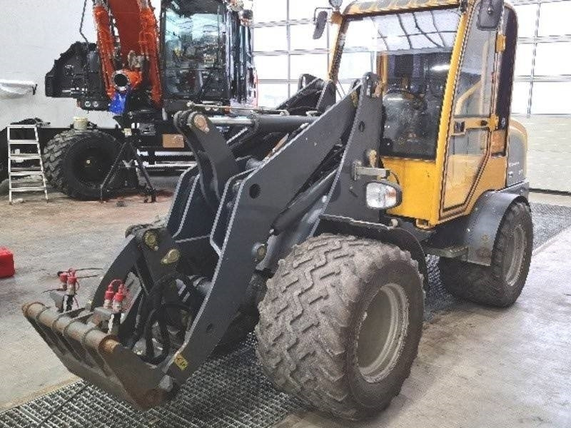 Eurotrac W13 - Skid steer loader: picture 2 Eurotrac W13 - Skid steer loader: picture 2