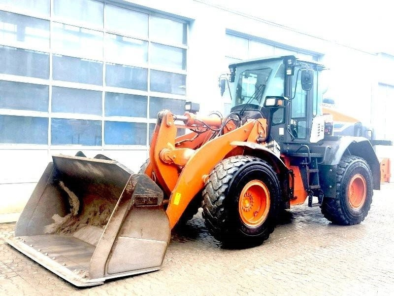 Hitachi ZW 180-6 - Wheel loader: picture 2 Hitachi ZW 180-6 - Wheel loader: picture 2