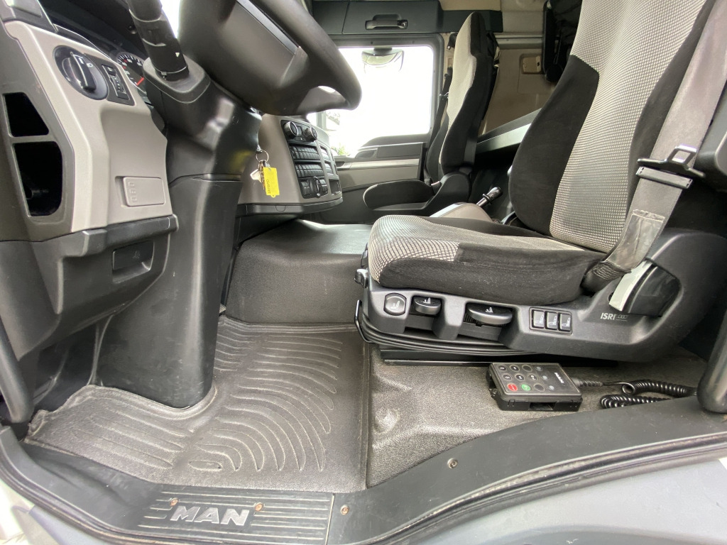 MAN TGL 12.250 4x2 BL - Curtainsider truck: picture 4 MAN TGL 12.250 4x2 BL - Curtainsider truck: picture 4