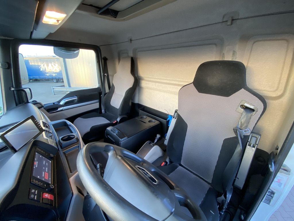 MAN TGM 12.290 4x2 BL / Palfinger LBW - Box truck: picture 5 MAN TGM 12.290 4x2 BL / Palfinger LBW - Box truck: picture 5