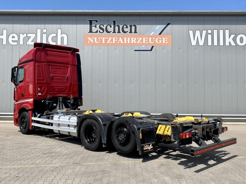 Mercedes-Benz 2546 LL 6x2 - Container transporter/ Swap body truck: picture 3 Mercedes-Benz 2546 LL 6x2 - Container transporter/ Swap body truck: picture 3