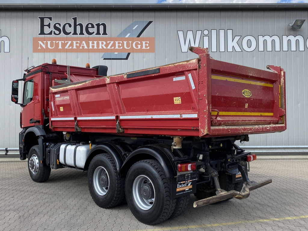 Mercedes-Benz 3345 6x6 - Tipper: picture 4 Mercedes-Benz 3345 6x6 - Tipper: picture 4