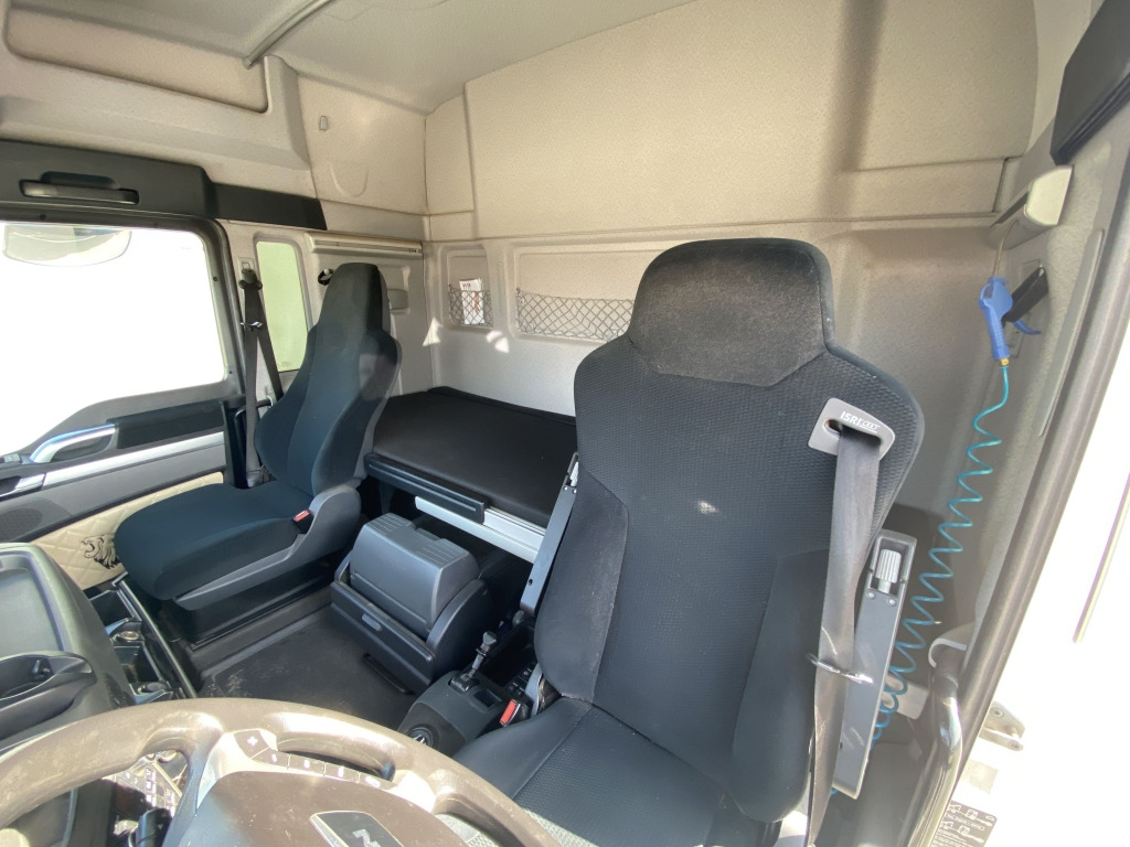 MAN TGX 18.460 4x4 H BL - Tractor unit: picture 3 MAN TGX 18.460 4x4 H BL - Tractor unit: picture 3