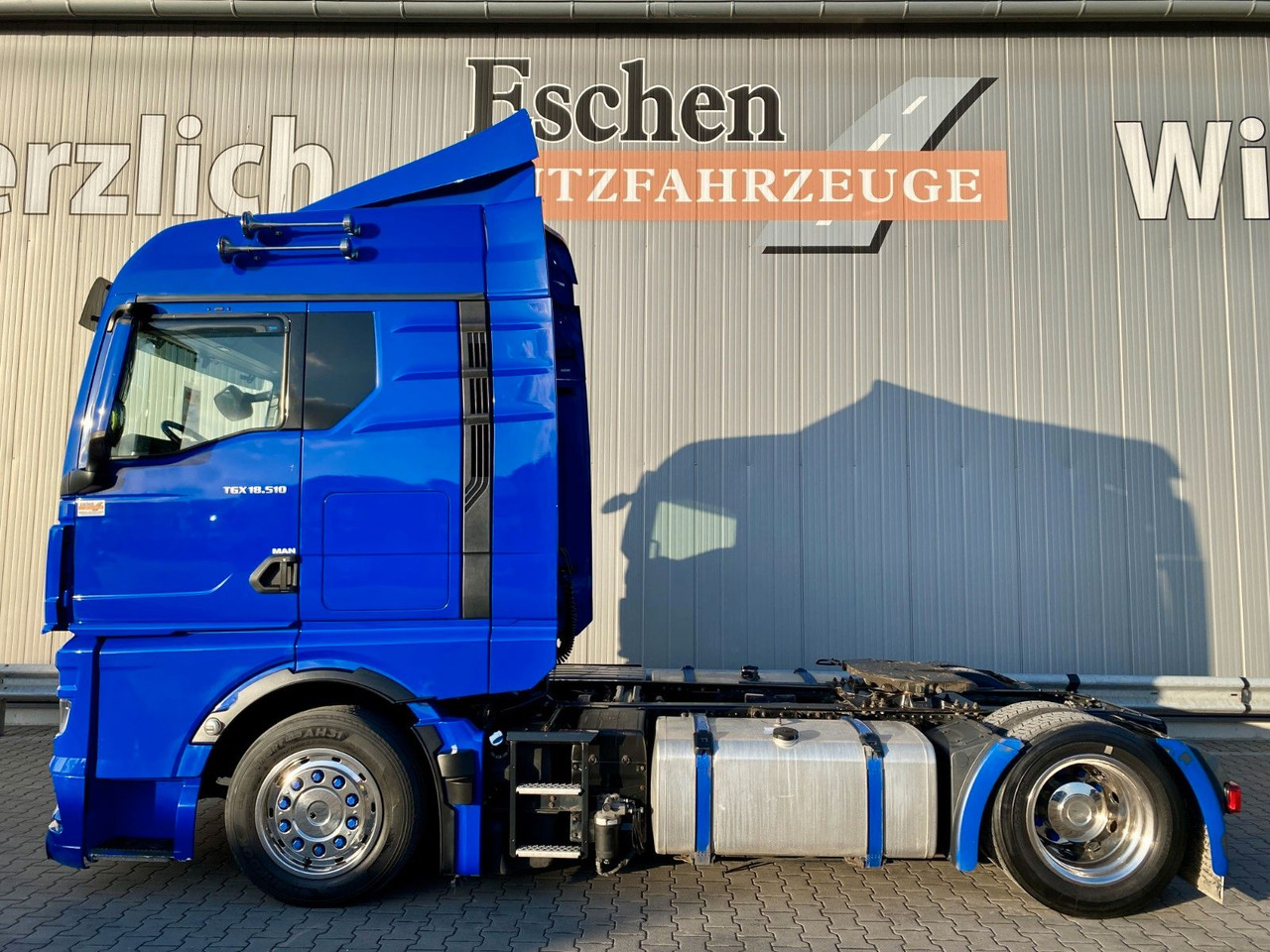 MAN TGX 18.510 |TG3*GM-Kabine*Retarder*ACC*Navi*1.Hd - Tractor unit: picture 2 MAN TGX 18.510 |TG3*GM-Kabine*Retarder*ACC*Navi*1.Hd - Tractor unit: picture 2