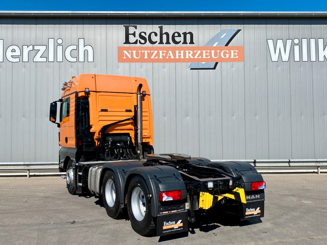 MAN TGX 33.580 6x4 BLS | D38*XLX*Navi*Retarder*ACC - Tractor unit: picture 3 MAN TGX 33.580 6x4 BLS | D38*XLX*Navi*Retarder*ACC - Tractor unit: picture 3