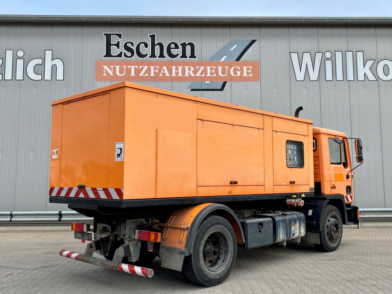MAN 18.272 Polyma Stromaggregat/168kW | 3x Sitze*AHK - Truck: picture 5 MAN 18.272 Polyma Stromaggregat/168kW | 3x Sitze*AHK - Truck: picture 5