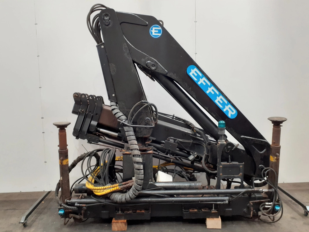 Grúa Effer 100 - 3S - Truck mounted crane for Truck: picture 1 Grúa Effer 100 - 3S - Truck mounted crane for Truck: picture 1