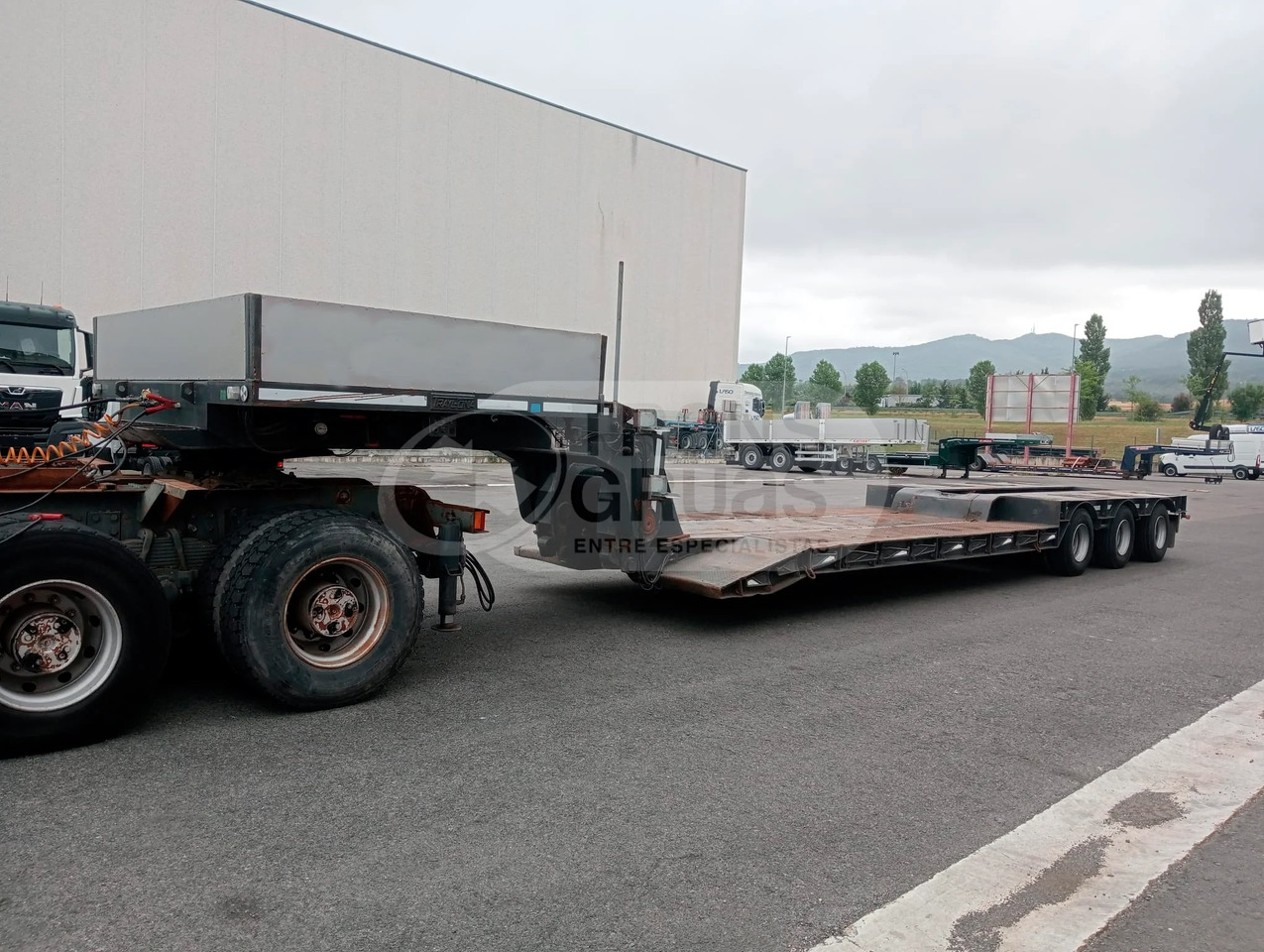 Semirremolque cama rebajado Traylona GP3BMA 13T - Low loader semi-trailer: picture 3 Semirremolque cama rebajado Traylona GP3BMA 13T - Low loader semi-trailer: picture 3