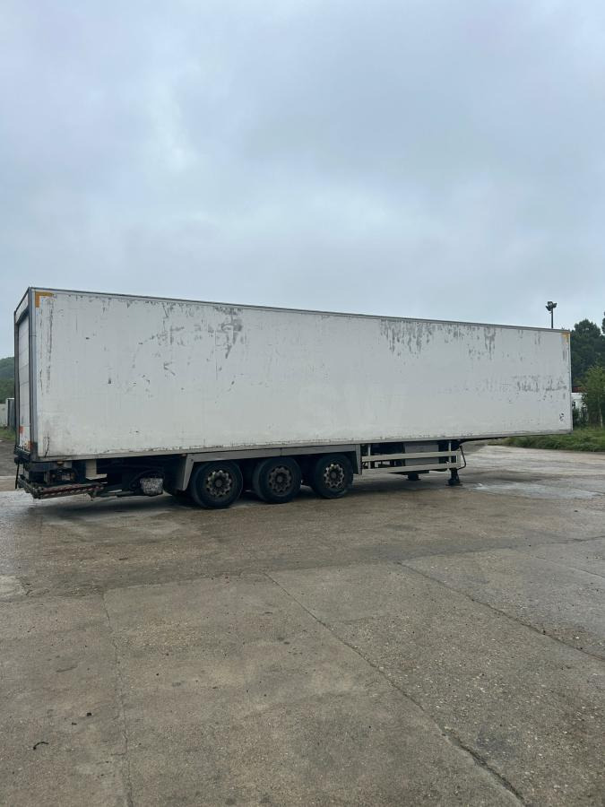 Chereau  - Closed box semi-trailer: picture 2 Chereau  - Closed box semi-trailer: picture 2