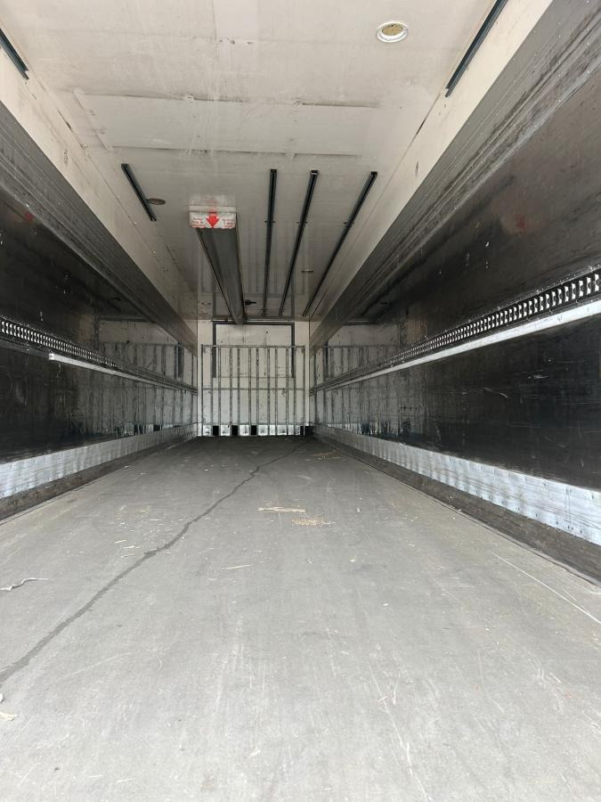 Chereau  - Closed box semi-trailer: picture 4 Chereau  - Closed box semi-trailer: picture 4