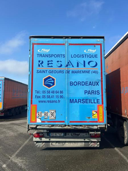 Fliegl - Curtainsider semi-trailer: picture 2 Fliegl - Curtainsider semi-trailer: picture 2