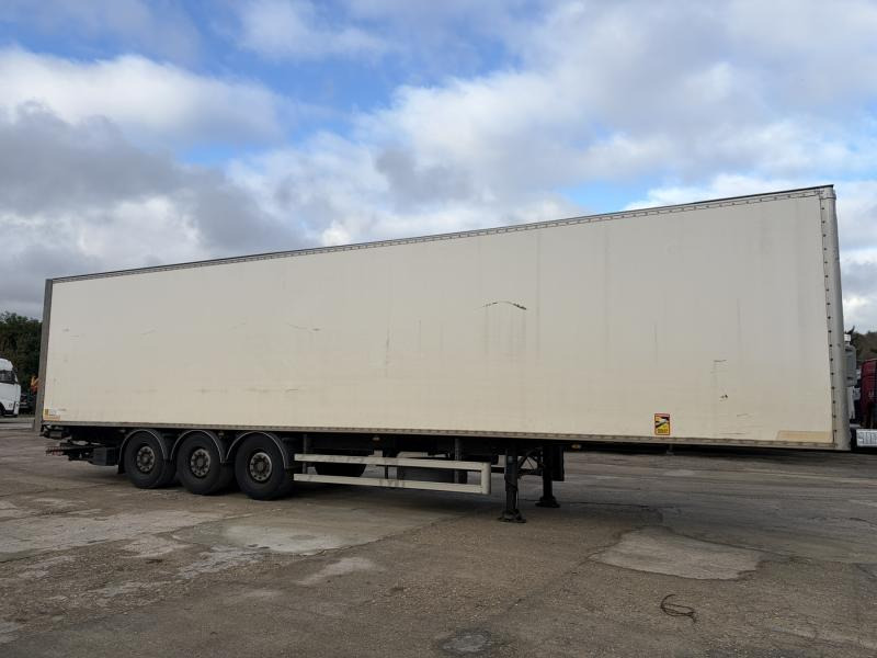 Fruehauf - Closed box semi-trailer: picture 2 Fruehauf - Closed box semi-trailer: picture 2