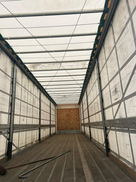 Fruehauf - Curtainsider semi-trailer: picture 5 Fruehauf - Curtainsider semi-trailer: picture 5