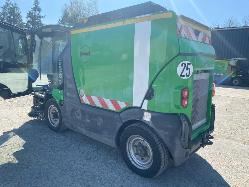 Mathieu Azura MC210 - Road sweeper: picture 4 Mathieu Azura MC210 - Road sweeper: picture 4