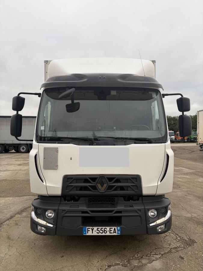 Renault D-Series 240.12 - Box truck: picture 2 Renault D-Series 240.12 - Box truck: picture 2
