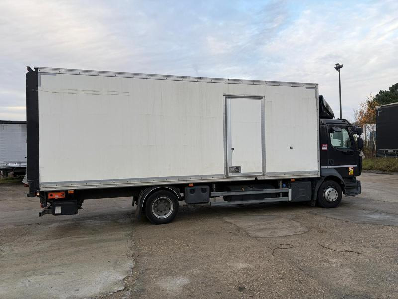Renault D-Series 240 - Box truck: picture 2 Renault D-Series 240 - Box truck: picture 2