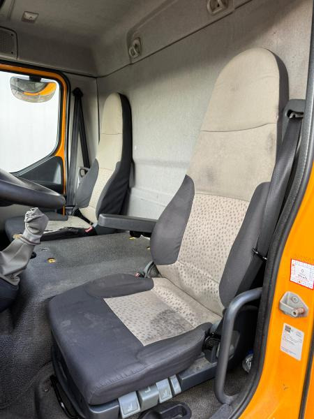 Renault Midlum 220 - Box truck: picture 3 Renault Midlum 220 - Box truck: picture 3