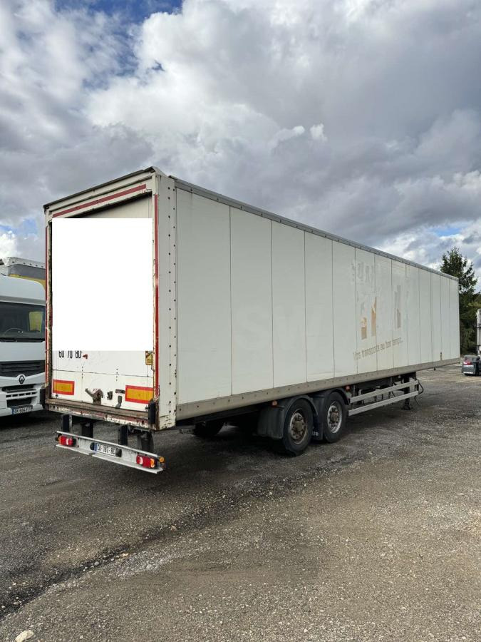 Samro - Closed box semi-trailer: picture 3 Samro - Closed box semi-trailer: picture 3