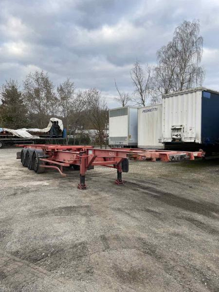 Trouillet - Container transporter/ Swap body semi-trailer: picture 1 Trouillet - Container transporter/ Swap body semi-trailer: picture 1