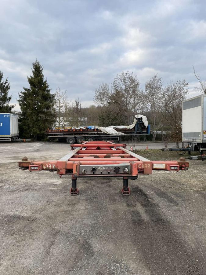 Container transporter/ Swap body semi-trailer Trouillet: picture 6