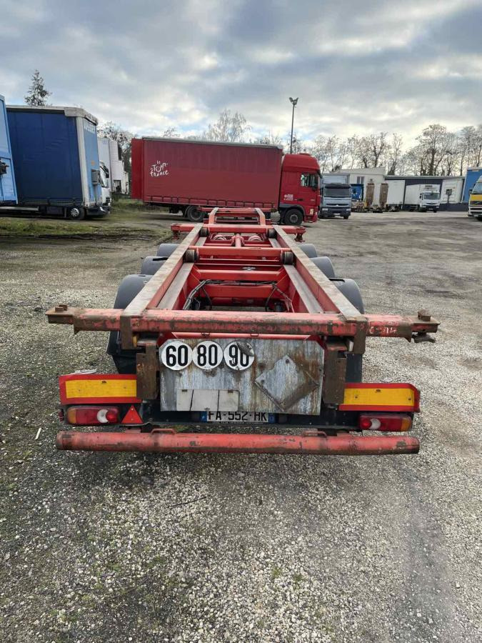 Container transporter/ Swap body semi-trailer Trouillet: picture 8