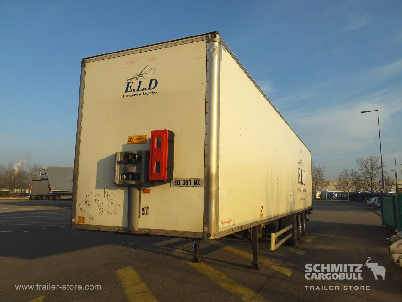 FRUEHAUF Dryfreight Standard Roller shutter door - Closed box semi-trailer: picture 4 FRUEHAUF Dryfreight Standard Roller shutter door - Closed box semi-trailer: picture 4
