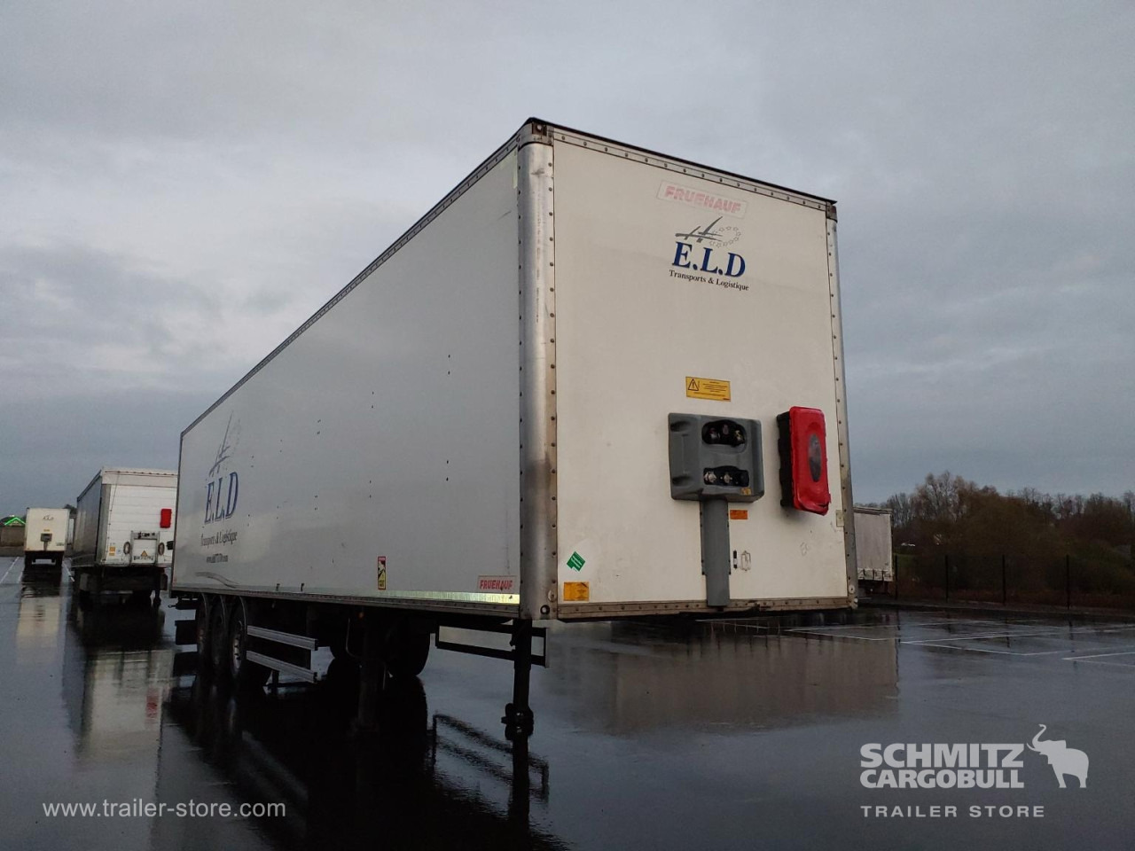 FRUEHAUF Dryfreight Standard Roller shutter door - Closed box semi-trailer: picture 1 FRUEHAUF Dryfreight Standard Roller shutter door - Closed box semi-trailer: picture 1