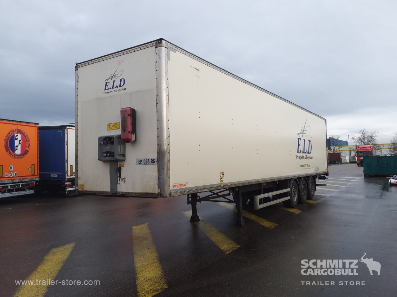 FRUEHAUF Dryfreight Standard Roller shutter door - Closed box semi-trailer: picture 4 FRUEHAUF Dryfreight Standard Roller shutter door - Closed box semi-trailer: picture 4