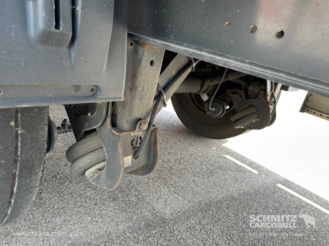 KRONE Curtainsider Dropside - Curtainsider semi-trailer: picture 5 KRONE Curtainsider Dropside - Curtainsider semi-trailer: picture 5