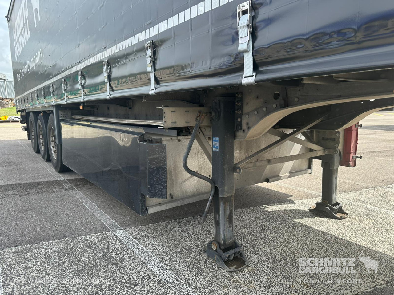 SCHMITZ Curtainsider Standard - Curtainsider semi-trailer: picture 3 SCHMITZ Curtainsider Standard - Curtainsider semi-trailer: picture 3
