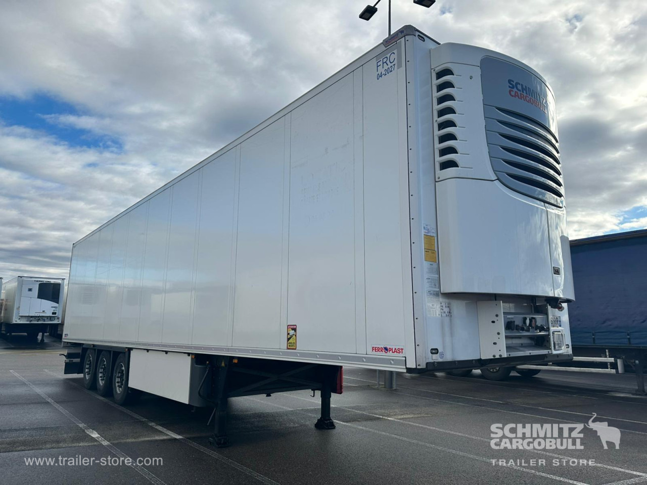 SCHMITZ Reefer Standard - Isothermal semi-trailer: picture 1 SCHMITZ Reefer Standard - Isothermal semi-trailer: picture 1