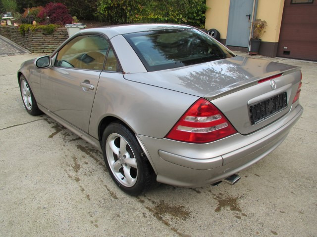 Mercedes SLK 200  - Car: picture 4 Mercedes SLK 200  - Car: picture 4