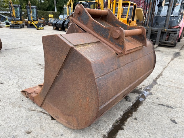 OIL Quick OQ 70/55 - 1600 mm  - Excavator bucket: picture 4 OIL Quick OQ 70/55 - 1600 mm  - Excavator bucket: picture 4