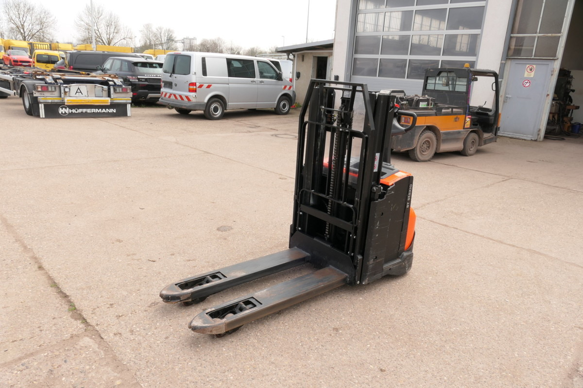BT SWE 200D Batterie 10/2021 - Pallet truck: picture 2 BT SWE 200D Batterie 10/2021 - Pallet truck: picture 2
