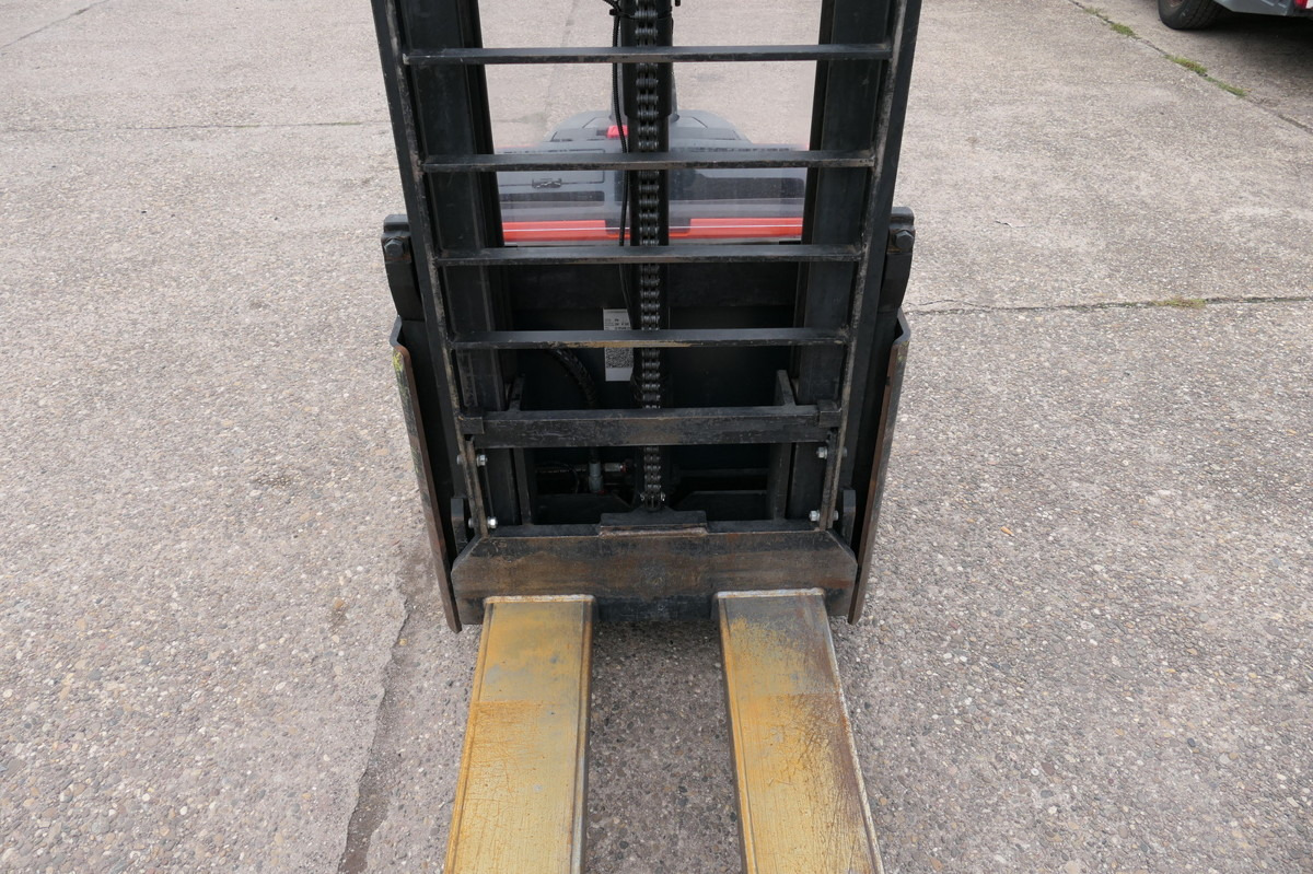 BT SWE 200D Batterie 16/2021 - Pallet truck: picture 5 BT SWE 200D Batterie 16/2021 - Pallet truck: picture 5