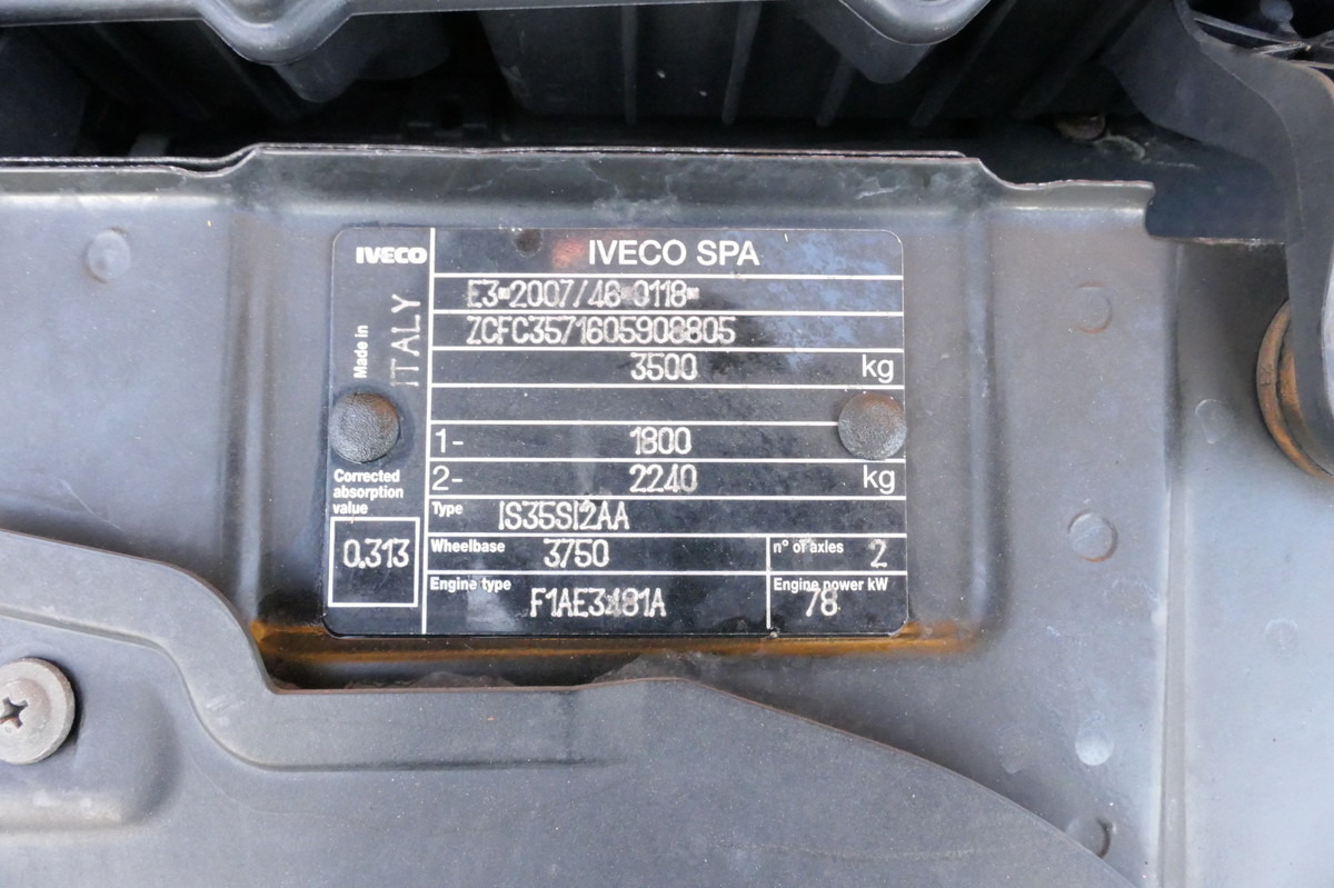 Closed box van IVECO Daily 35 S11 C30C AUTOMATIK KAMERA MAXI KAMERA R: picture 10 Closed box van IVECO Daily 35 S11 C30C AUTOMATIK KAMERA MAXI KAMERA R: picture 10