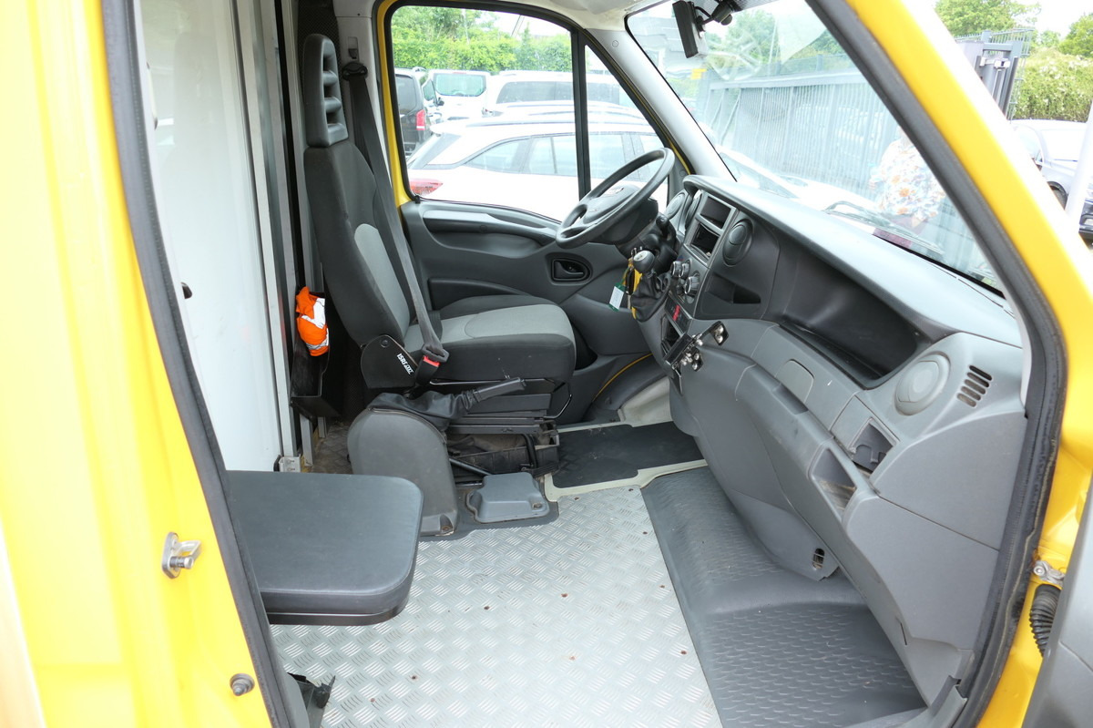 IVECO Daily 35 S11 C30C AUTOMATIK KAMERA Regale LUFT D - Closed box van: picture 5 IVECO Daily 35 S11 C30C AUTOMATIK KAMERA Regale LUFT D - Closed box van: picture 5