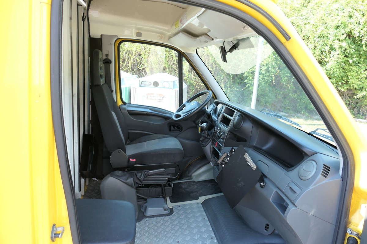 IVECO Daily 35 S11 C30C AUTOMATIK KAMERA Regale LUFT D - Closed box van: picture 5 IVECO Daily 35 S11 C30C AUTOMATIK KAMERA Regale LUFT D - Closed box van: picture 5