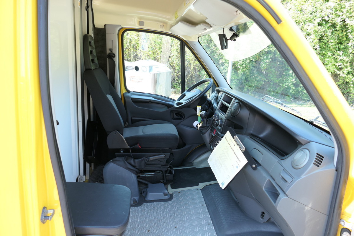 IVECO Daily 35 S11 C30C AUTOMATIK KAMERA Regale LUFT D - Closed box van: picture 5 IVECO Daily 35 S11 C30C AUTOMATIK KAMERA Regale LUFT D - Closed box van: picture 5